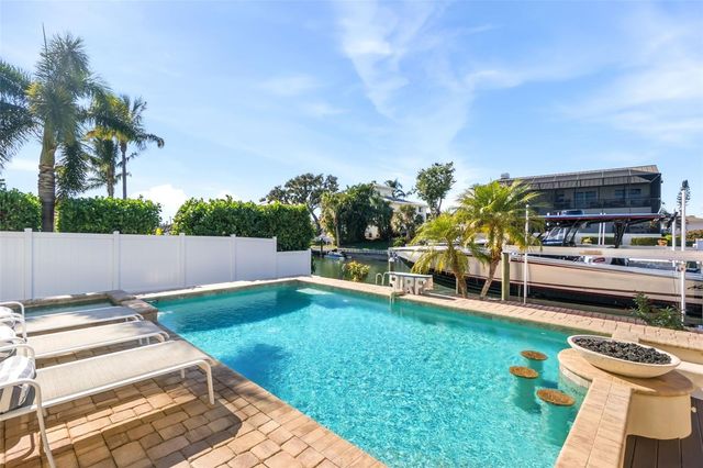 1725 BAYWOOD DRIVE, Sarasota, FL 34231