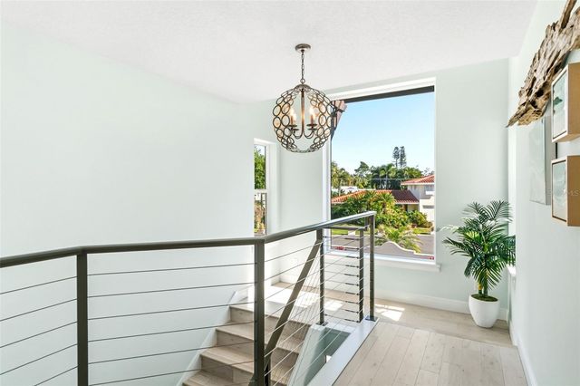 1725 BAYWOOD DRIVE, Sarasota, FL 34231