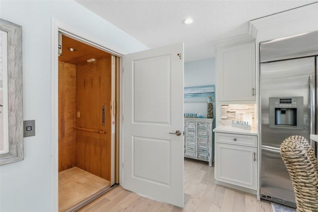 1725 BAYWOOD DRIVE, Sarasota, FL 34231