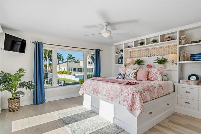 1725 BAYWOOD DRIVE, Sarasota, FL 34231