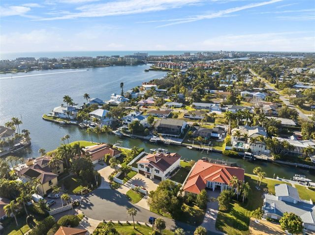 1725 BAYWOOD DRIVE, Sarasota, FL 34231