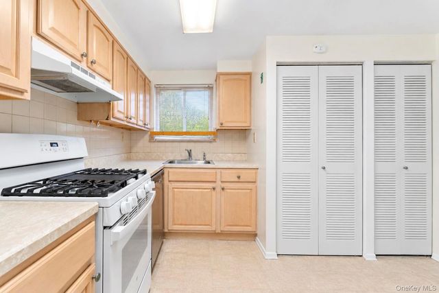 167 Cambridge Drive, Port Jefferson, NY 11776