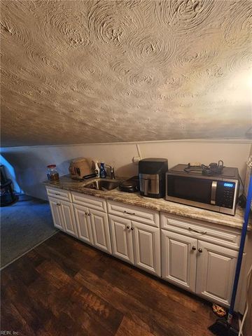 5909 Old AVE, Newport News, VA 23605