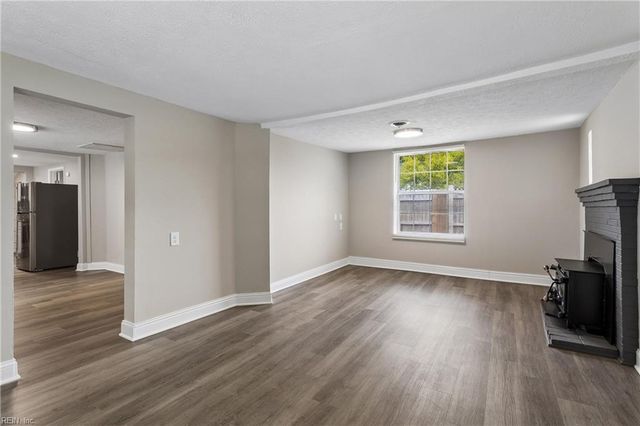5909 Old AVE, Newport News, VA 23605