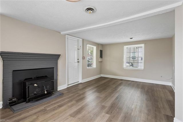 5909 Old AVE, Newport News, VA 23605