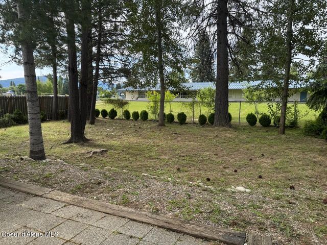 1601 Sequoia St, Sandpoint, ID 83864