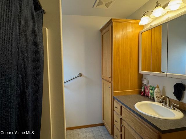 1601 Sequoia St, Sandpoint, ID 83864