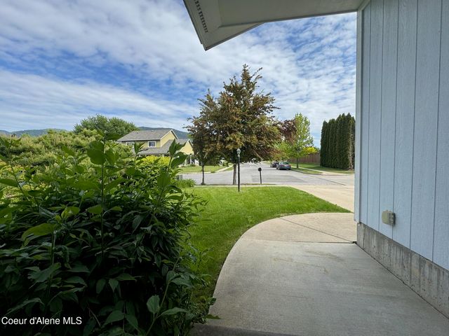 1601 Sequoia St, Sandpoint, ID 83864