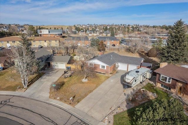 5245 HICKORY PL, Cheyenne, WY 82009