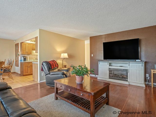 5245 HICKORY PL, Cheyenne, WY 82009