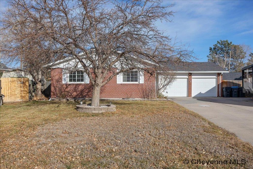 5245 HICKORY PL, Cheyenne, WY 82009