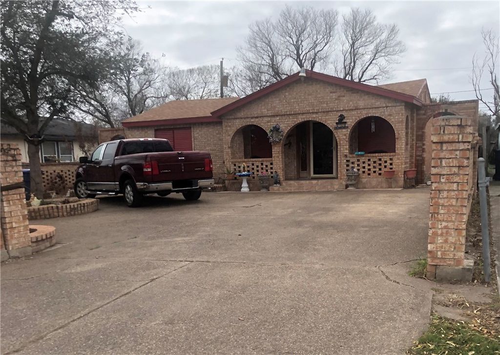 1705 Sherman St, Corpus Christi, TX 78416