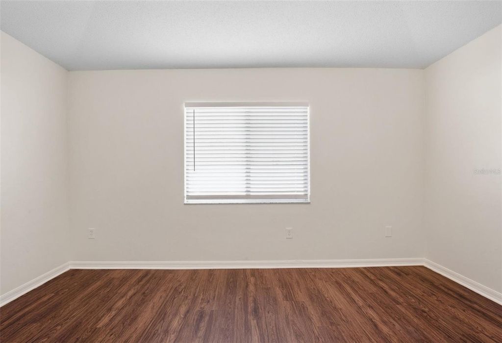 Image 15 of property listing at 4504 REYNOLDS CREEK AVENUE, Plant City, FL 33563