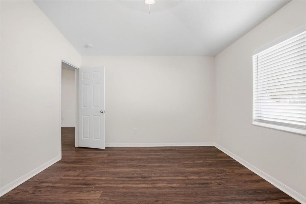 Image 18 of property listing at 4504 REYNOLDS CREEK AVENUE, Plant City, FL 33563