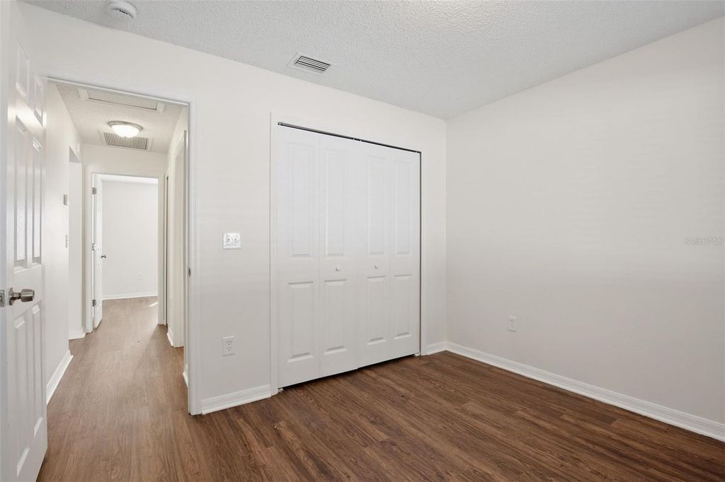 Image 25 of property listing at 4504 REYNOLDS CREEK AVENUE, Plant City, FL 33563