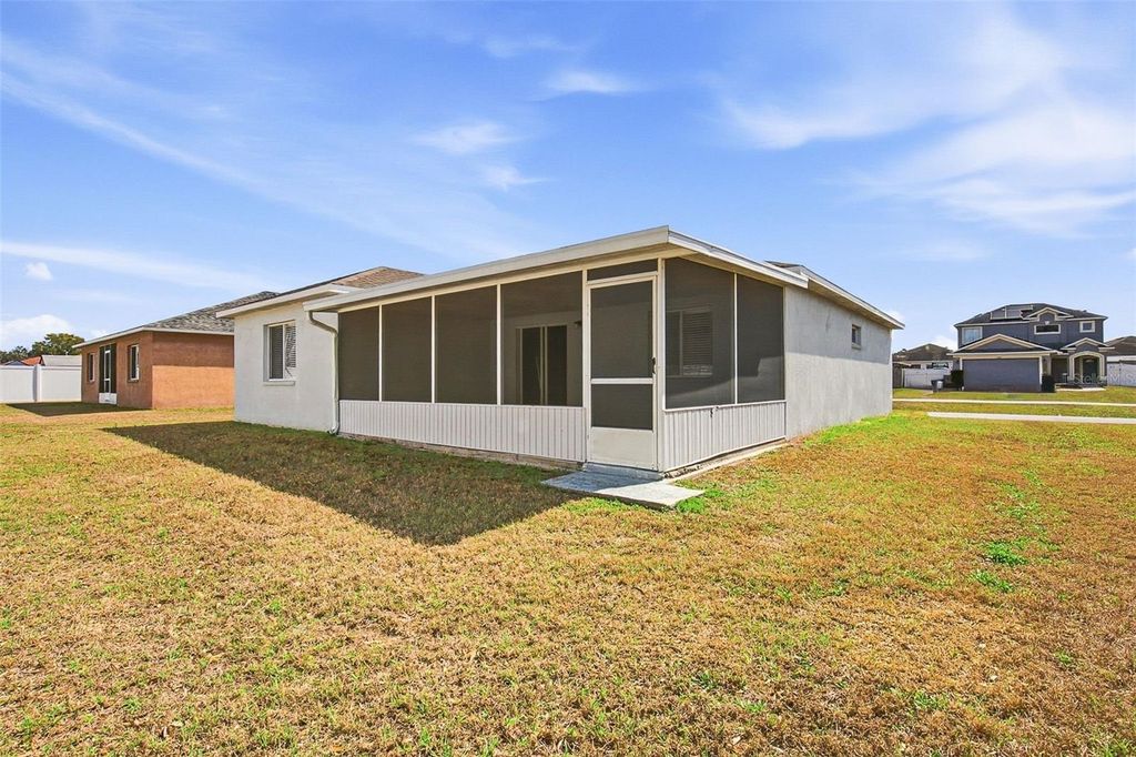 Image 27 of property listing at 4504 REYNOLDS CREEK AVENUE, Plant City, FL 33563