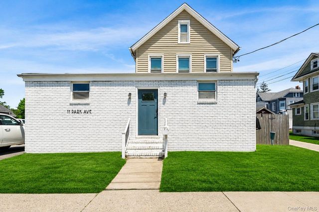 11 Park Avenue 2A, Babylon, NY 11702