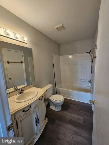 33 FIELDSTONE CT, Dover, DE 19904