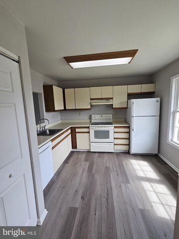 33 FIELDSTONE CT, Dover, DE 19904