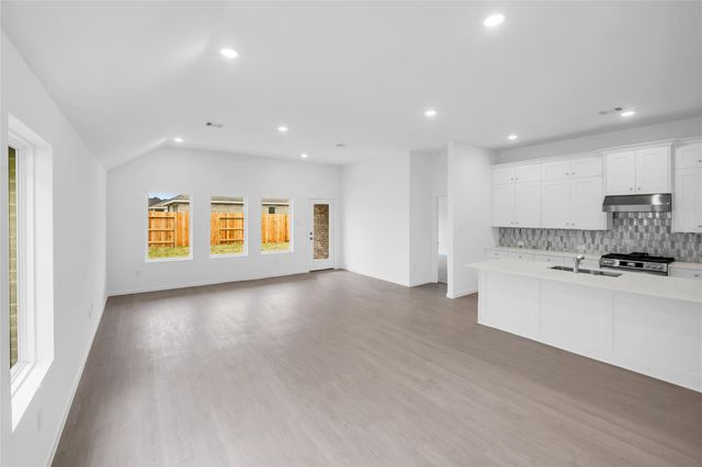 2138 Mosaic Valley Court, Angleton, TX 77515