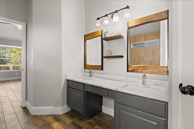 8110 Nairn DR, Austin, TX 78749