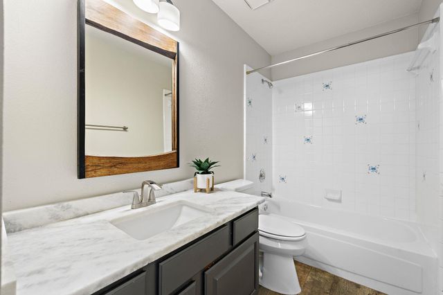 8110 Nairn DR, Austin, TX 78749