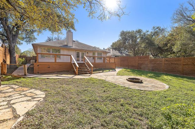 8110 Nairn DR, Austin, TX 78749
