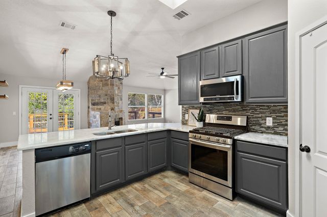 8110 Nairn DR, Austin, TX 78749