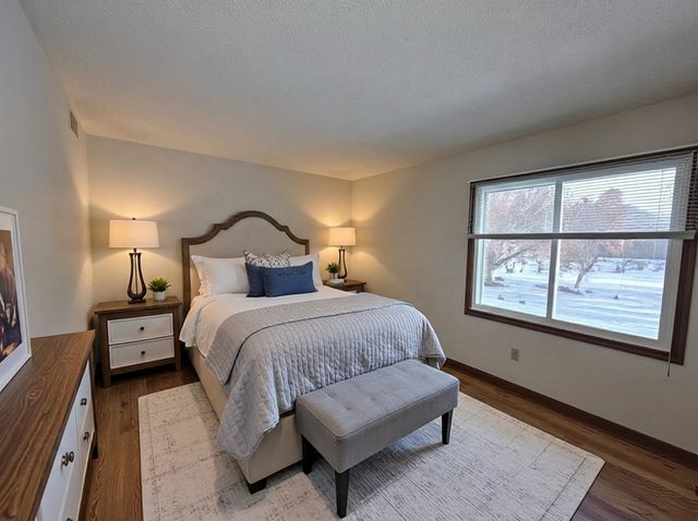 7073 Ticonderoga Trail, Eden Prairie, MN 55346