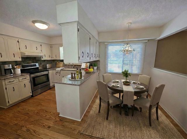 7073 Ticonderoga Trail, Eden Prairie, MN 55346