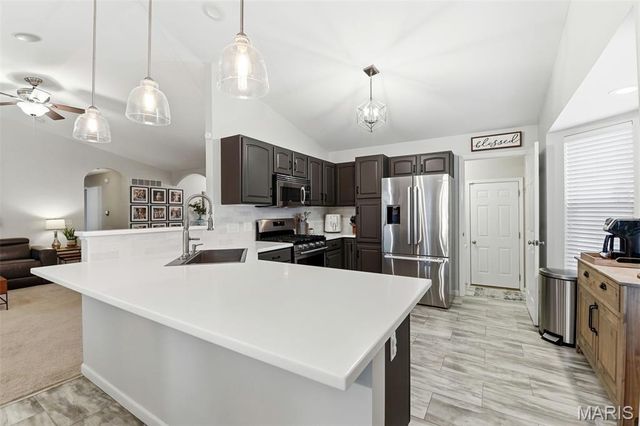 1916 Providence Estate Drive, Wentzville, MO 63385