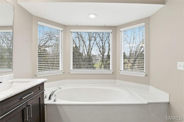 1916 Providence Estate Drive, Wentzville, MO 63385