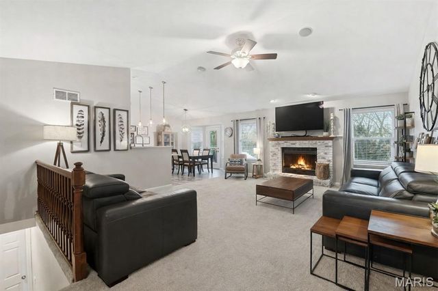 1916 Providence Estate Drive, Wentzville, MO 63385