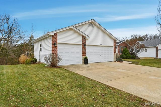 1916 Providence Estate Drive, Wentzville, MO 63385