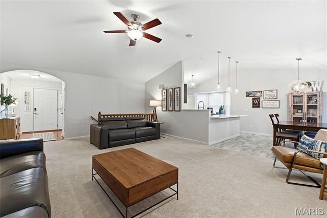 1916 Providence Estate Drive, Wentzville, MO 63385