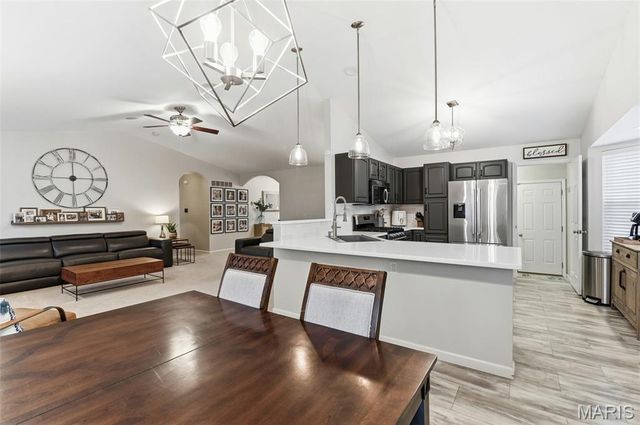 1916 Providence Estate Drive, Wentzville, MO 63385