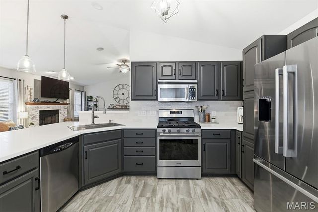 1916 Providence Estate Drive, Wentzville, MO 63385