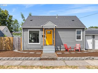 121 Ne EDISON St, Hillsboro, OR 97124