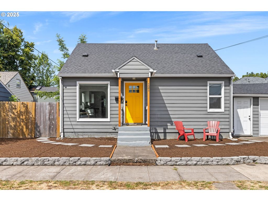 121 Ne EDISON St, Hillsboro, OR 97124