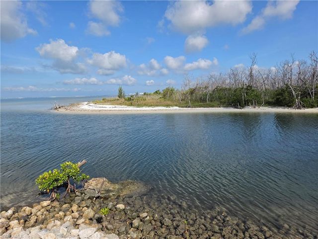 18420 Old Pelican Bay DR, Fort Myers Beach, FL 33931