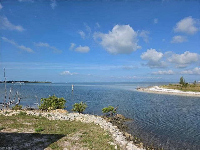 18420 Old Pelican Bay DR, Fort Myers Beach, FL 33931