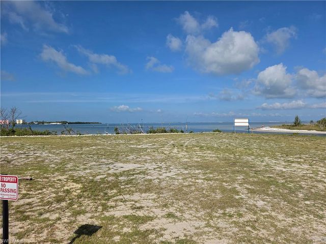 18420 Old Pelican Bay DR, Fort Myers Beach, FL 33931