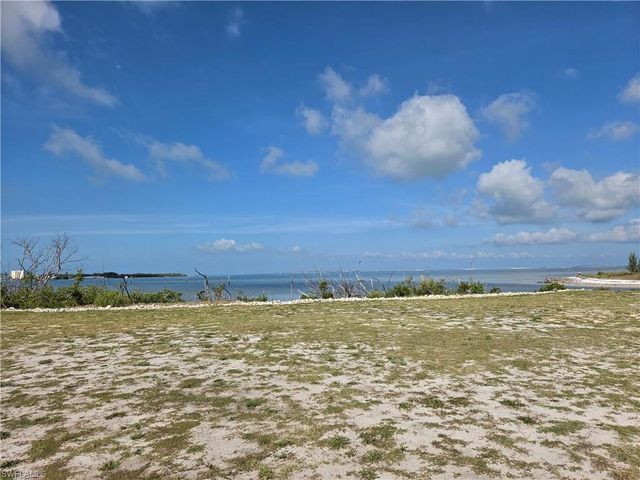 18420 Old Pelican Bay DR, Fort Myers Beach, FL 33931
