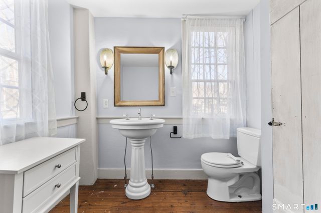 1 Ferry Road, Chester, CT 06412