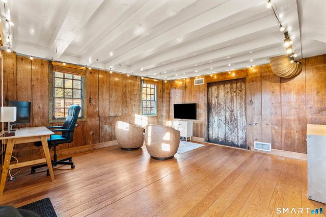 1 Ferry Road, Chester, CT 06412