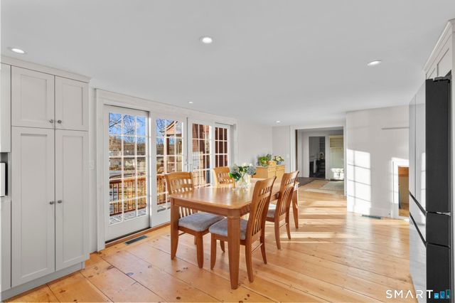 1 Ferry Road, Chester, CT 06412