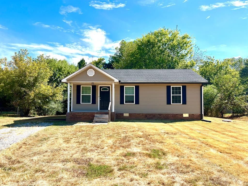 220 Hugh Hunter Rd, Oak Grove, KY 42262