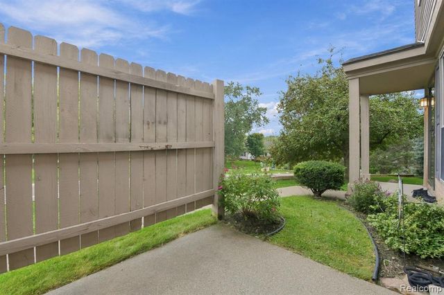 3114 Hidden Trail, Waterford, MI 48328