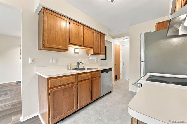 3114 Hidden Trail, Waterford, MI 48328