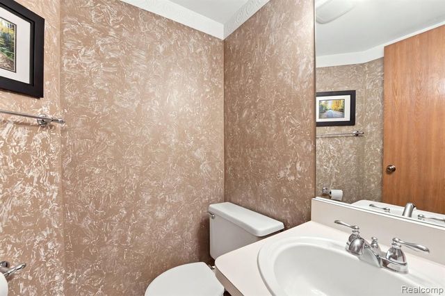 3114 Hidden Trail, Waterford, MI 48328
